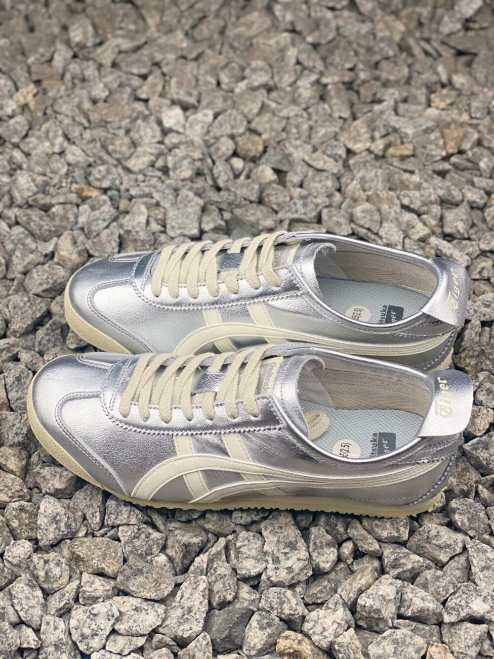 Onitsuka Tiger Mexico 66 Women’s Silver White Metallic Sneakers - Picture 2 of 8